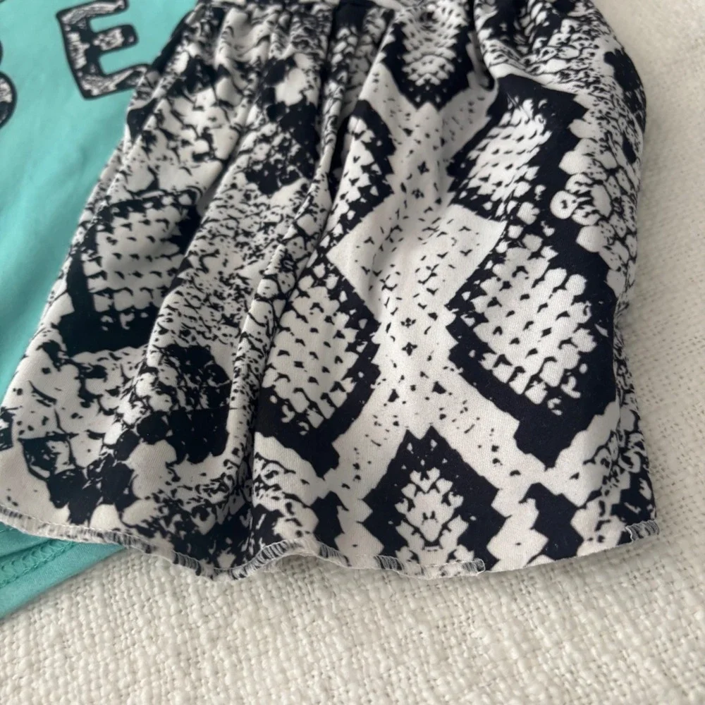 Wild Babe Graphic Tee and Snakeskin Bell Bottom Pants Teal Black White XL 5-6